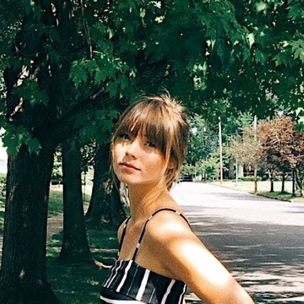 Meet your Posher, Olivia